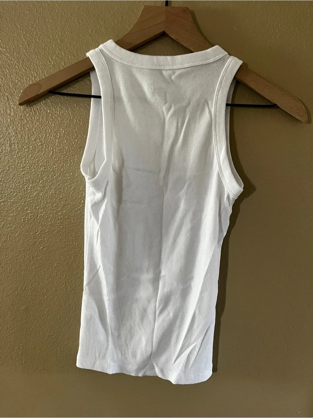 High Neck Tank - Picture 2 of 4